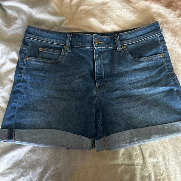 Vince Camuto Blue Jean Shorts - Picture 2 of 4